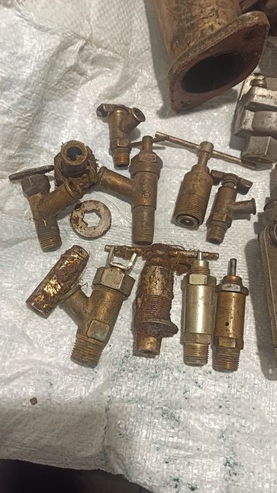 Компресор і клапан передохранітельний укс-400 ЗІЛ КРАЗ МАЗ ямз 236 238
