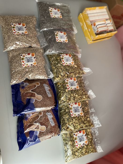 Насіння гарбуза чищене без солі, кунжут, чіа, Льон золотий, коричневий
