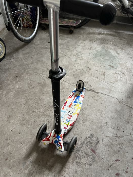 Hulajnoga trójkołowa