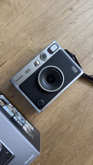 Instax Mini Evo - Hybrid (Digital e Polaroid)