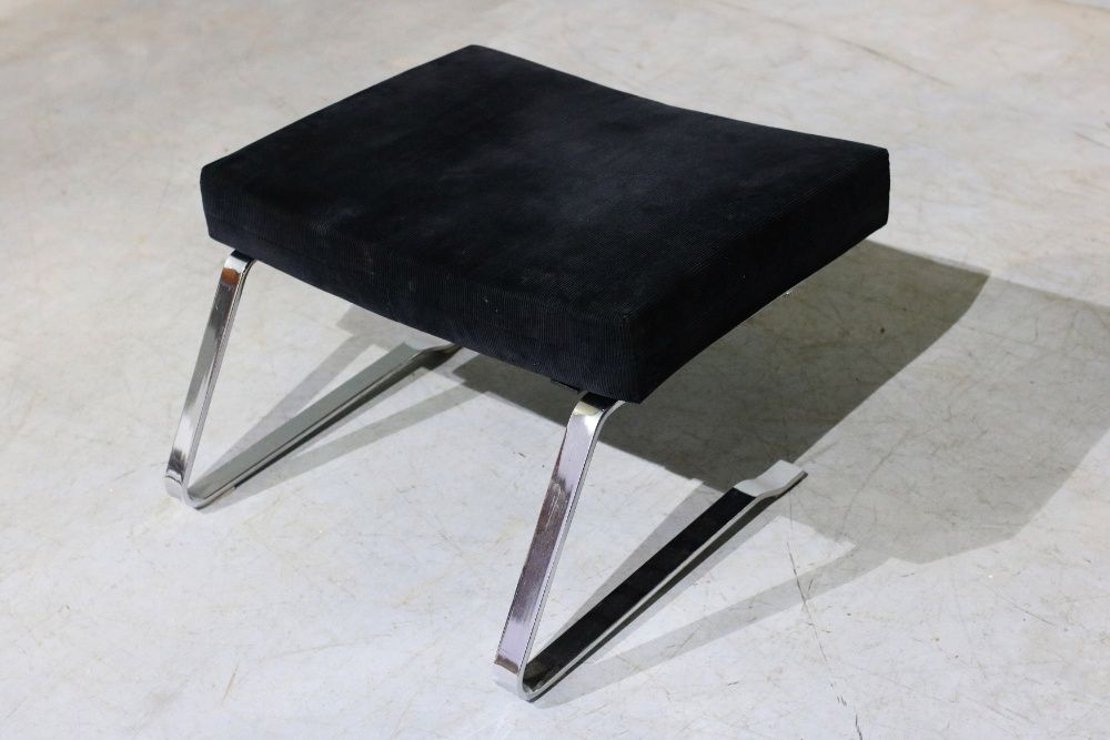 Poltrona e pousa pés da déc. de 70 | Mid Century Modern Design