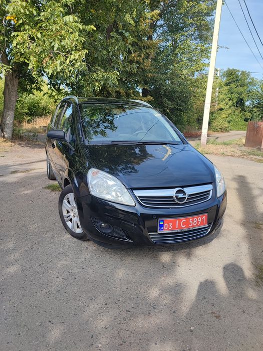 Продам Opel Zafira 2009р. Комплектація cosmo. Рідна фарба та пробіг.