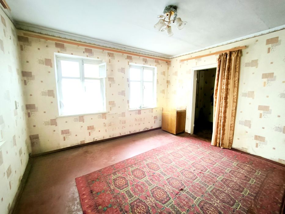 Продається два будинки в центрі с.Великий Дальник