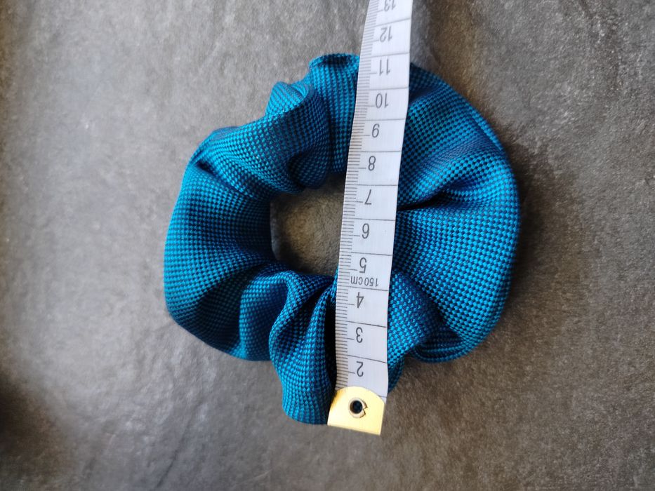 Jedwabna gumka do włosów handmade