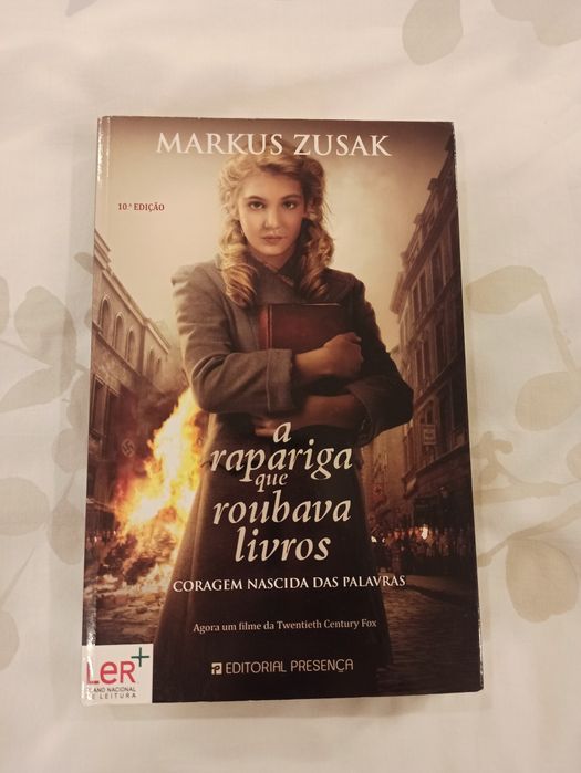 Livro "A rapariga que roubava livros" de Markus Zusak