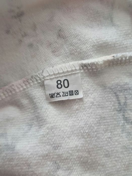 Sukienka w kwiaty 80