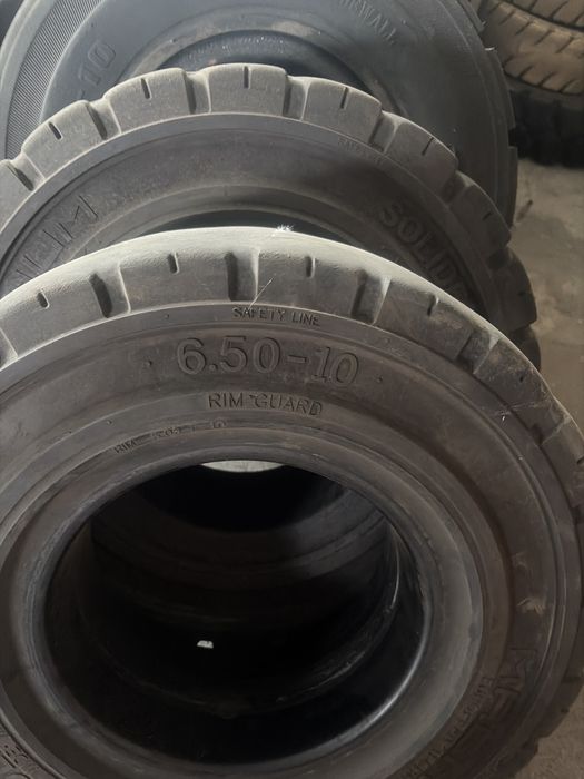 Opona pełna 6.50-10 solideal Magnum