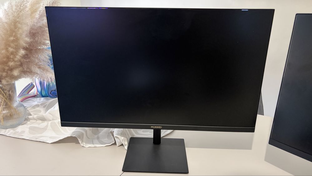Conjunto de 2 Monitores Huawei e AOC – Como Novos