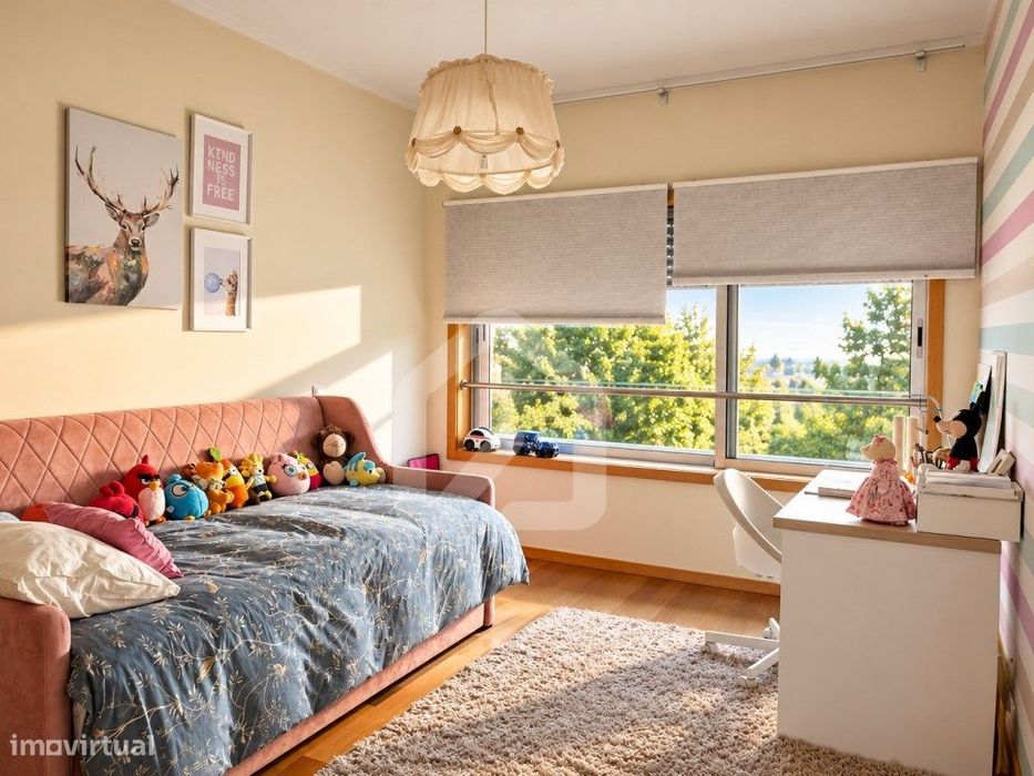 Apartamento T2 - Mobilado com 2 Lugares de Garagem