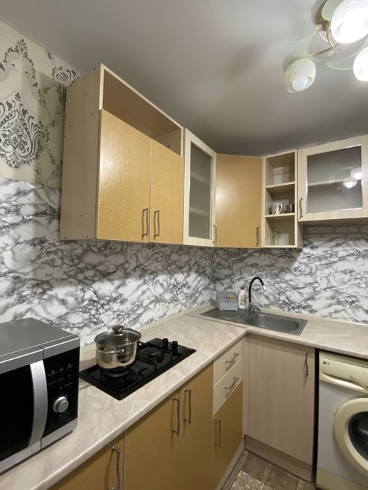 Сдаю в аренду по добово 2-кімнатну квартиру