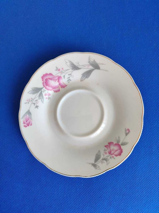 Filiżanki ze spodeczkami talerzyk, 3 kpt., stara porcelana, chińskie