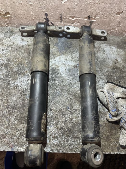 Амортизатори задні (Опель Комбо,Пежо,Ситроен)