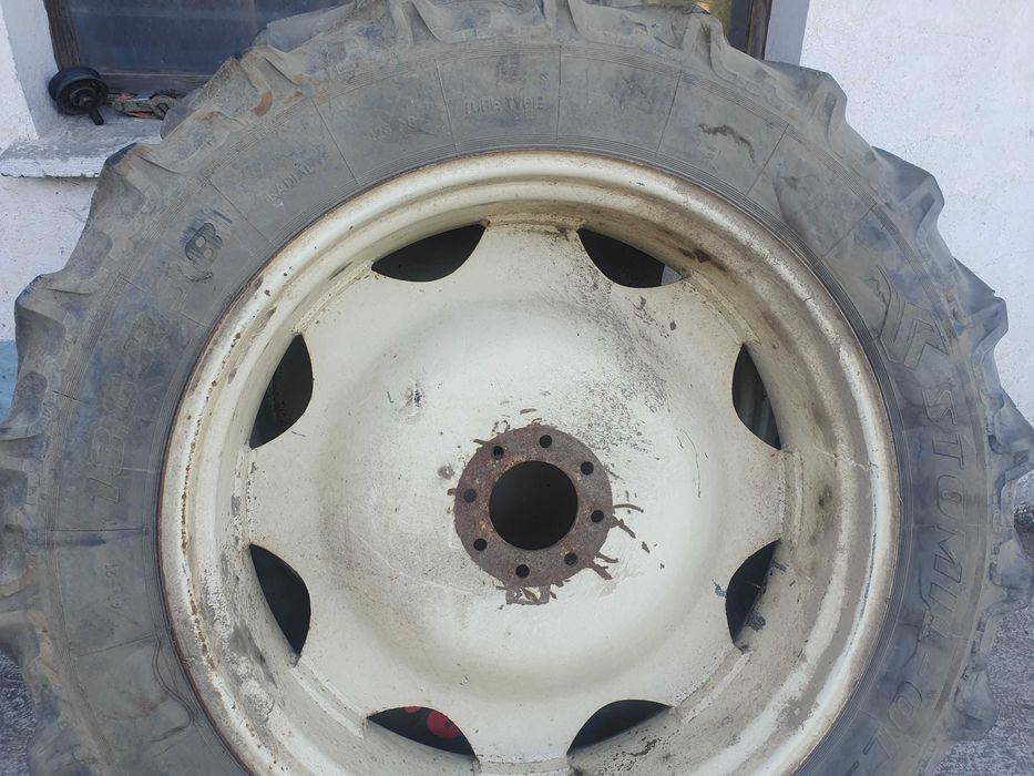 Kola wąskie miedzyrzedowe same case lamborghini 13,6R38