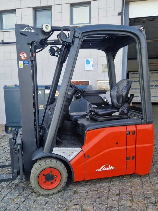 Empilhador Elétrico Linde E14-01