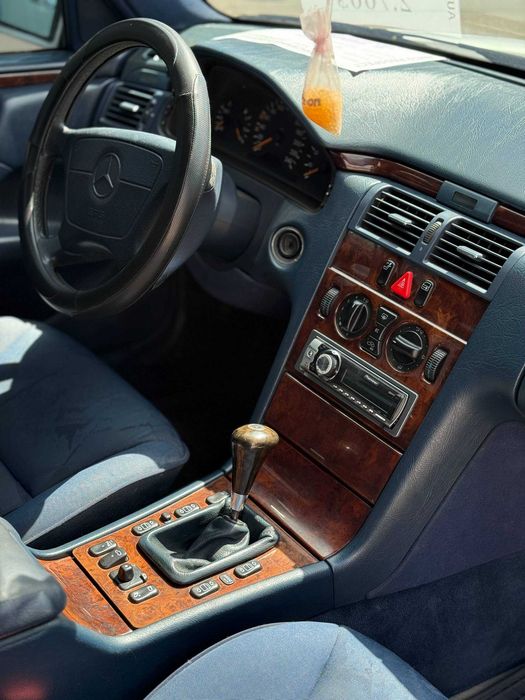 Mercedes-Benz E-Class 1998