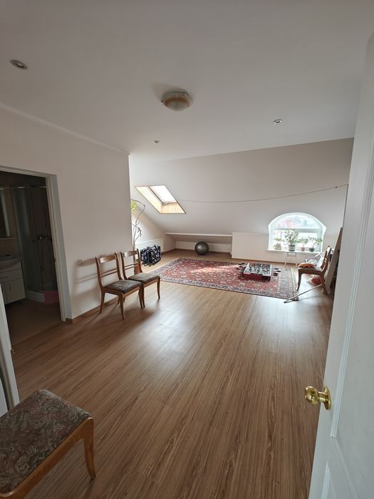 Оренда велика квартира в центрі міста.