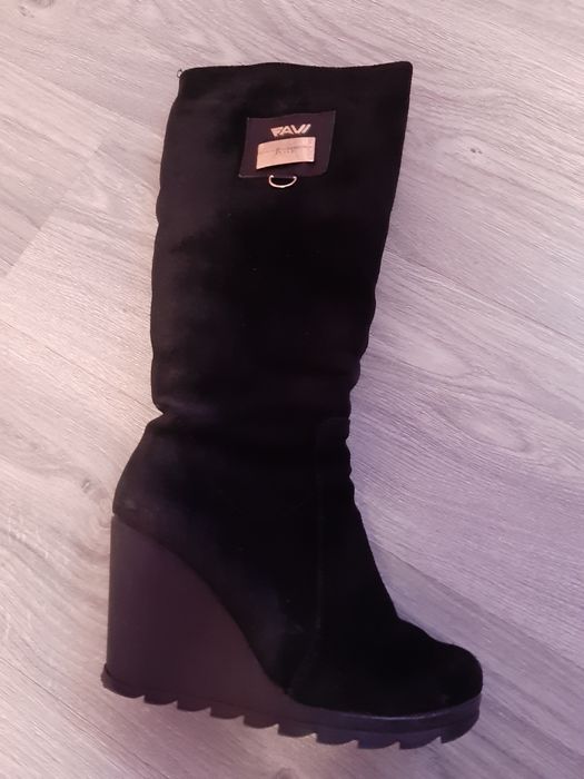 Продам сапоги замшевые