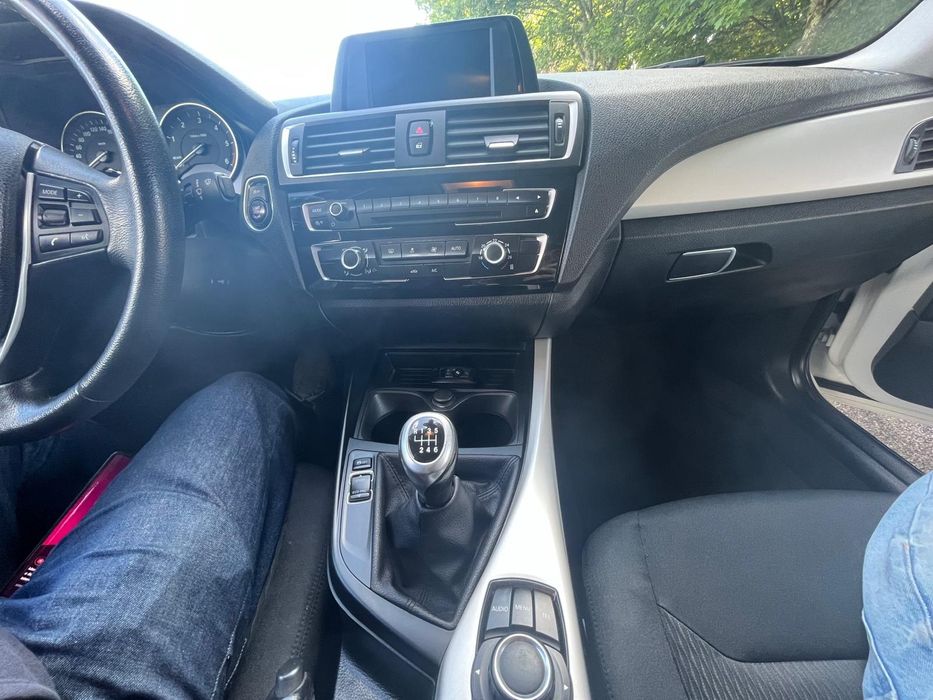 BMW série 1 Modelo 116 D de 2017