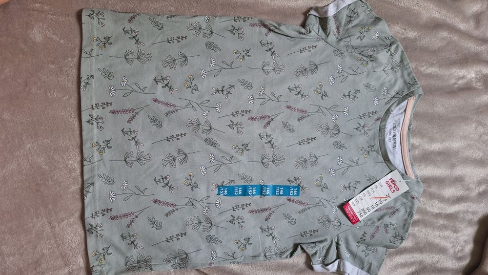 Футболка  жіноча