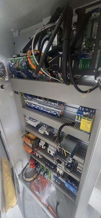 Máquina de corte Fom Industrie