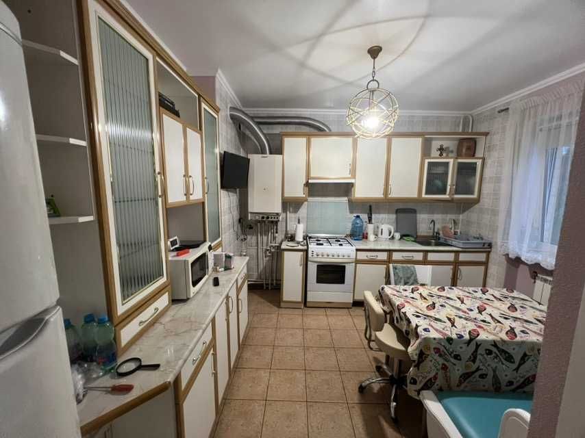 Продаж будинку вул. Довженко