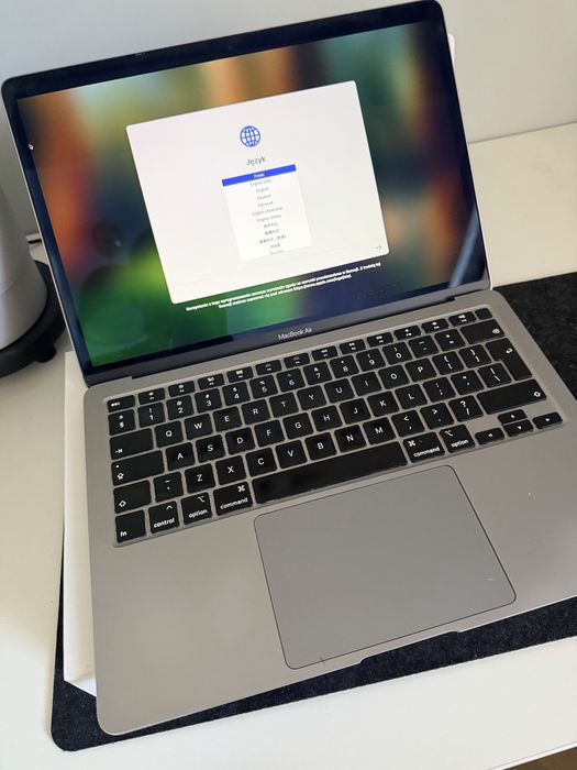 MacBook Air 13” 2020 i5 / 16 GB RAM / 512 GB SSD / Retina