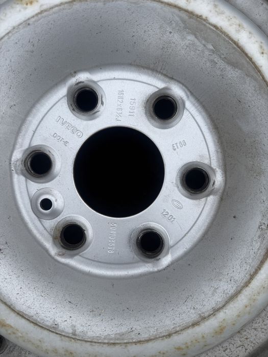 Felga koło opona Iveco Daily 06-24rok model S Pirelli 215/65r16c