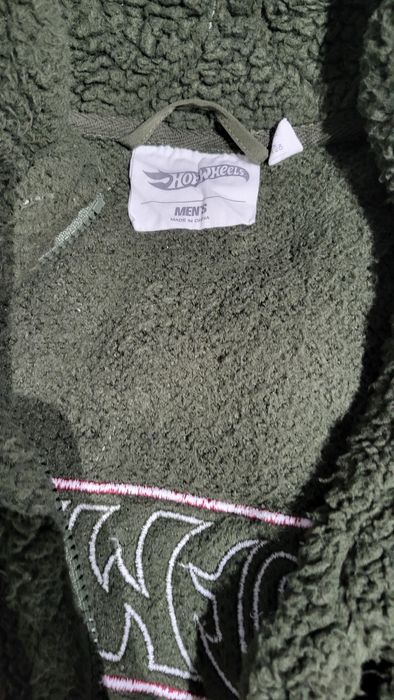 Casaco quentinho com 3 bolsos da HotWheels