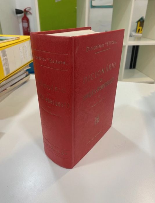 Dicionário de Inglês-Português por Armando de Morais