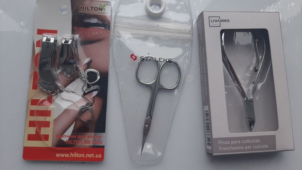 Манікюрний набір, ножнички, різні кусачки., щипчики.