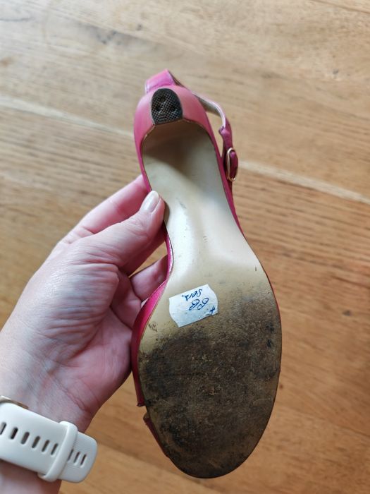 Różowe sandałki na obcasie Salamander 5