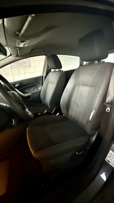 Ford Fiesta Trend - Económico