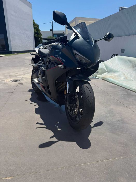 Honda CBR650r E-Clutch 2024