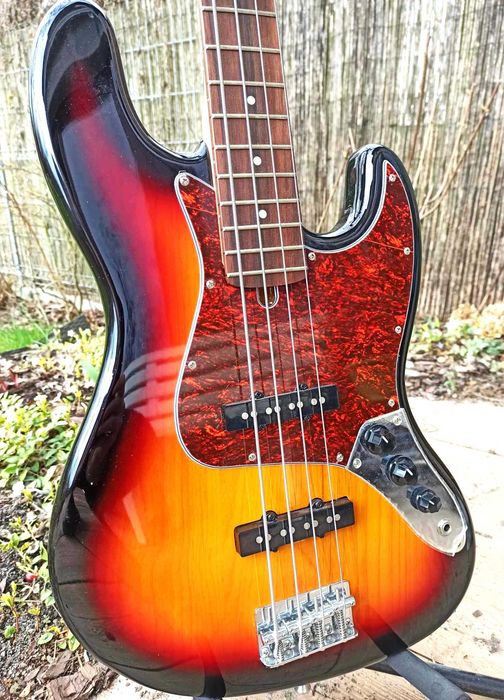 Gitara basowa Bacchus Universe Series//Jazz Bass Dziekanów