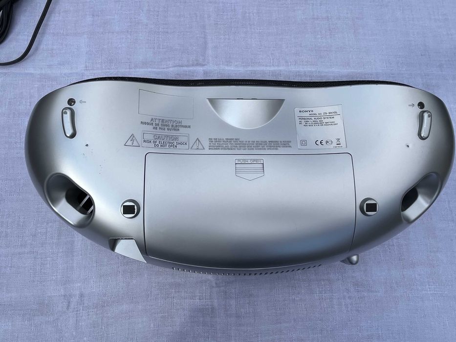 Магнитола Сони в идеальном состоянии Sony ZS-SN 10L Аудиосистема Радио