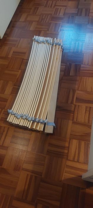 Cama  Solteiro 80x200cm ikea  C/colchão  Usado Bom Estado Faço Entrega