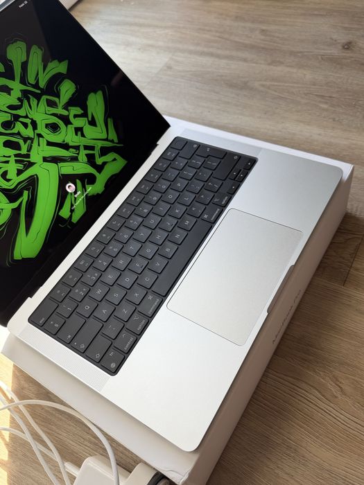 Macbook Pro 14’ M4 16/512gb silver