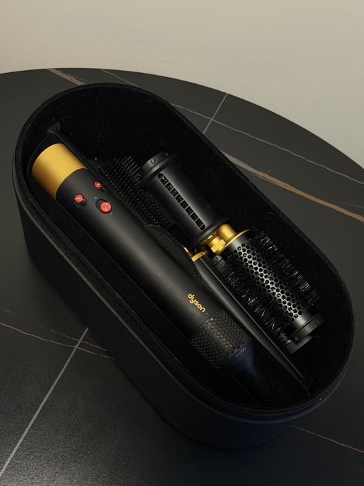 Стайлер Dyson.