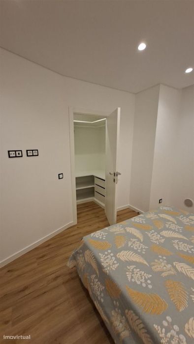 Apartamento T3 com varanda e garagem em Faro
