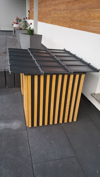 Nowoczesna buda dla dużego psa