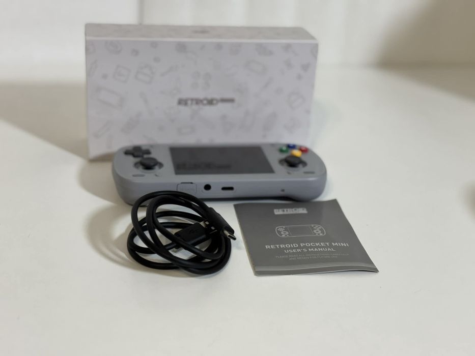 Przenośna konsola retro z ekranem IPS