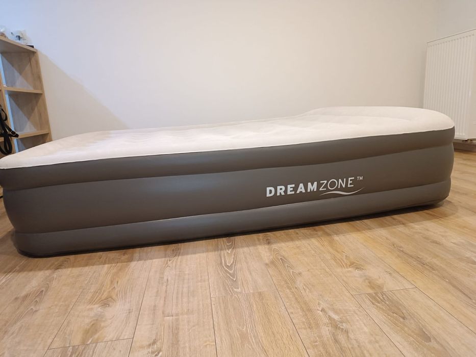 Materac z zintegrowaną pompką 160x200