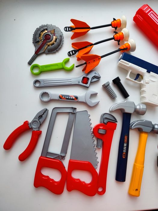 Іграшки інструмент, пістолети