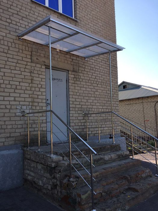 Навіс козирок. Навес козырек