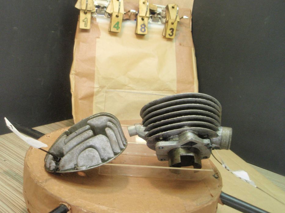 komar sztywniak żak ryś nowy cylinder głowica nominał PRL nr1482