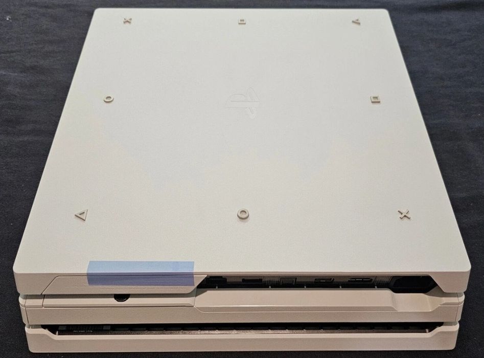 Playstation 4 Pro 1Tb /Стан 10/10/Ігри в Подарунок/ + Гарантія