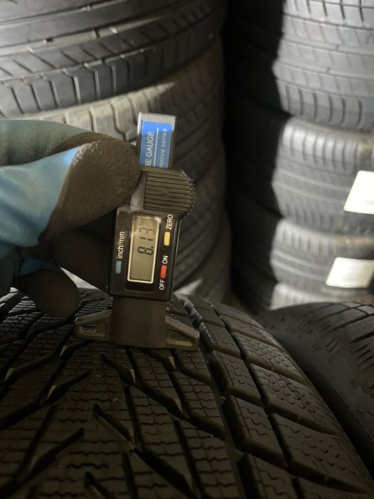 255/45/19 R19 Goodyear Ultra Grip Perfomance 3 4шт зима
