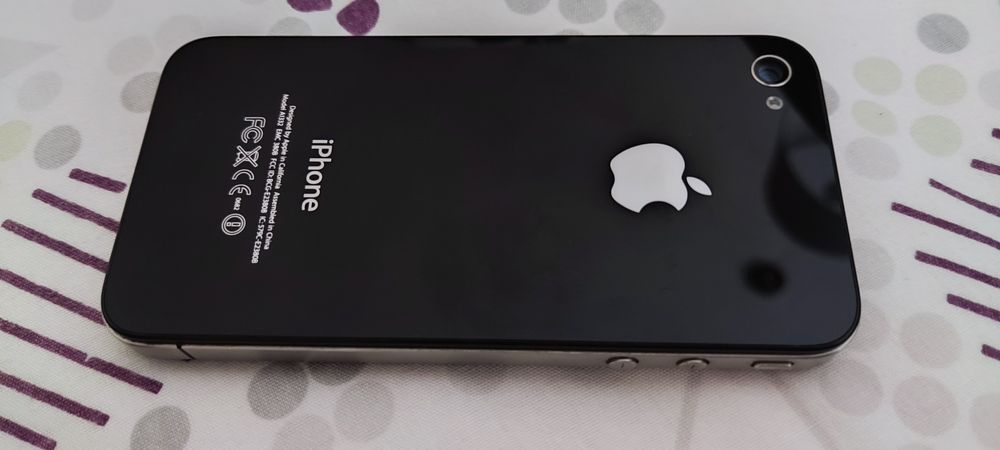 iPhone 4 in excellent condition64298013286401124