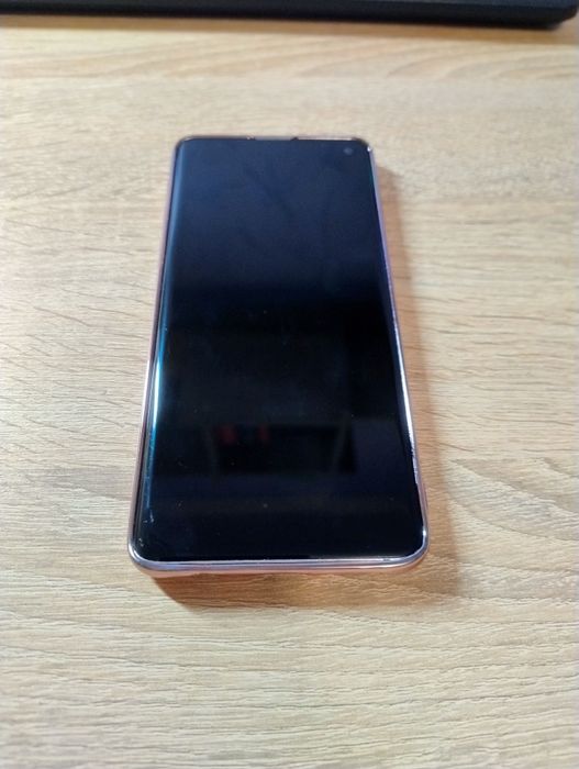 Samsung S10 8/128 ГБ | Не вмикається | Робочий дисплей