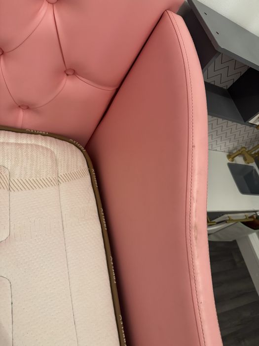 Cama estofada com estrado elevatorio